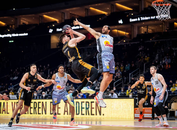 险胜步行者 险胜步行者