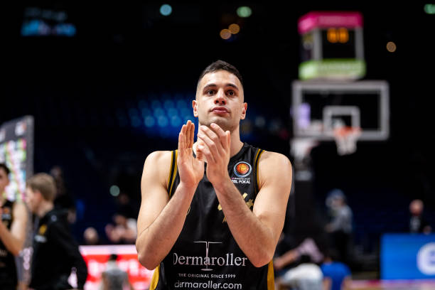 更是整个球 更是整个球